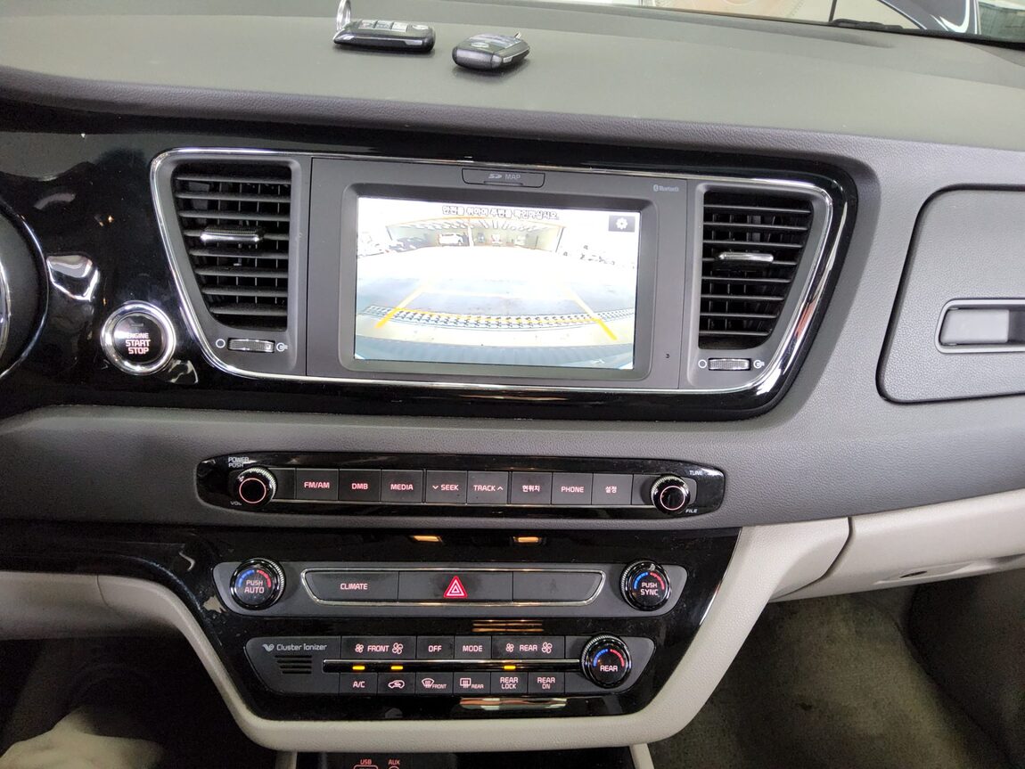 KIA ALL NEW CARNIVAL 9-SEATER DIESEL PRESTIGE 2017 - zdjęcie 18