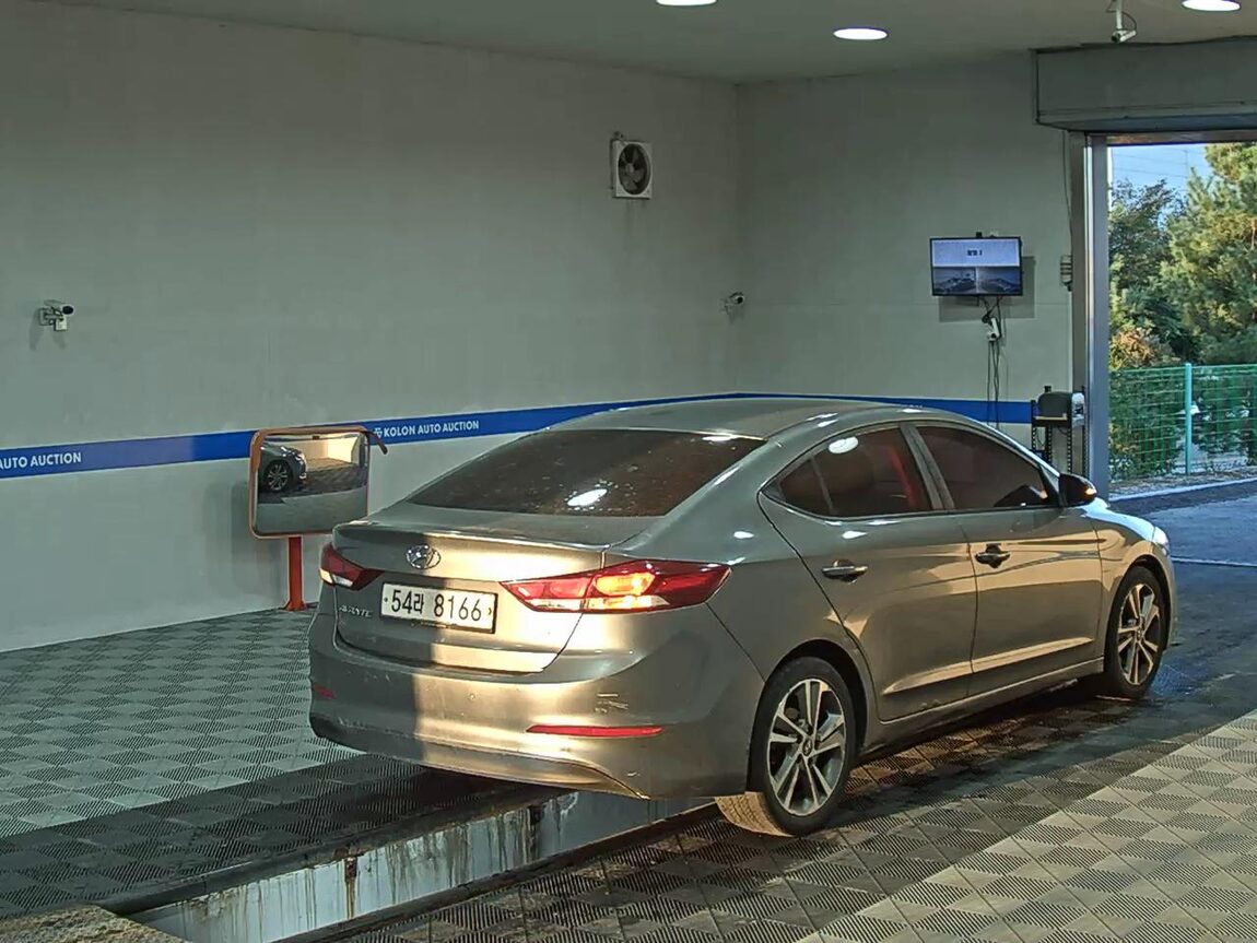 HYUNDAI AVANTE AD 1.6 GDi VALUE PLUS 2018 - zdjęcie 5