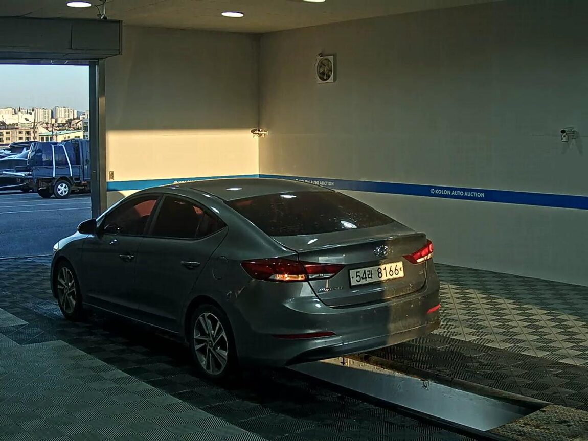 HYUNDAI AVANTE AD 1.6 GDi VALUE PLUS 2018 - zdjęcie 6