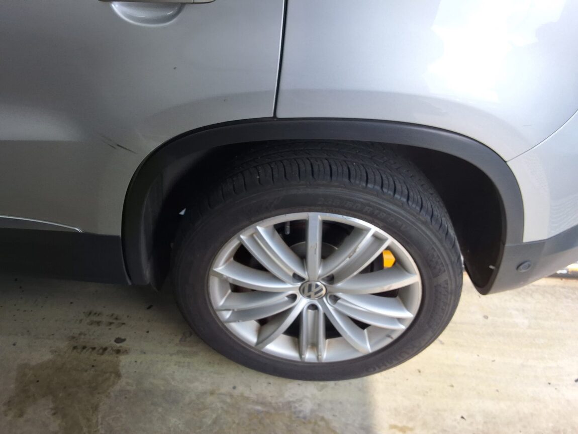 VOLKSWAGEN TIGUAN 2.0 TDI BLUEMOTION PREMIUM 2015 - zdjęcie 20
