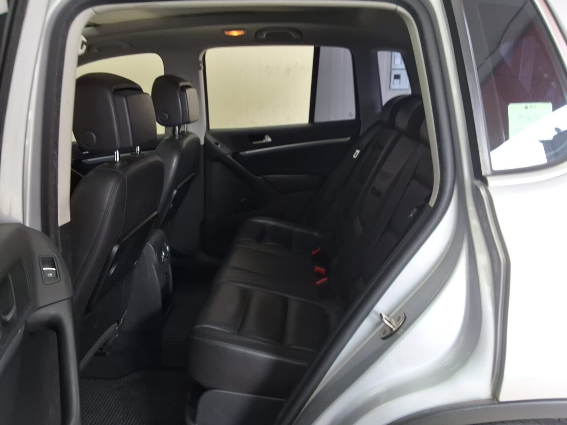 VOLKSWAGEN TIGUAN 2.0 TDI BLUEMOTION PREMIUM 2015 - zdjęcie 13