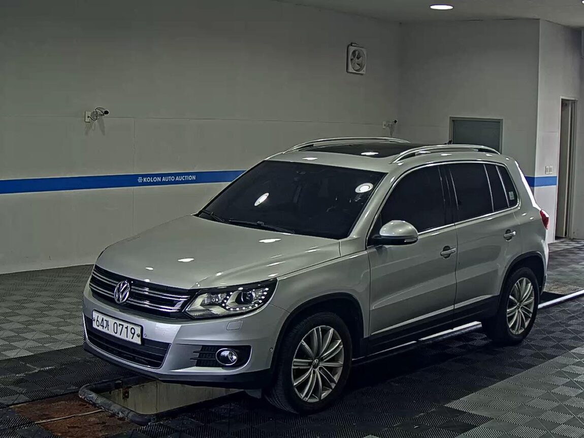 VOLKSWAGEN TIGUAN 2.0 TDI BLUEMOTION PREMIUM 2015 - zdjęcie 2