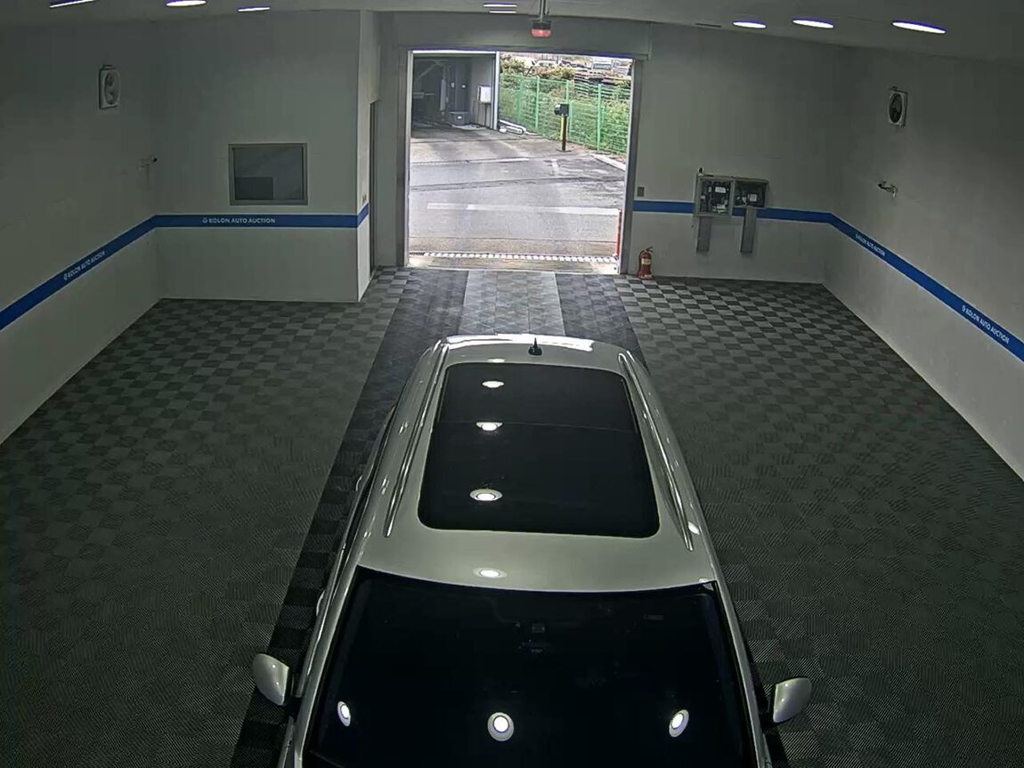 VOLKSWAGEN TIGUAN 2.0 TDI BLUEMOTION PREMIUM 2015 - zdjęcie 7