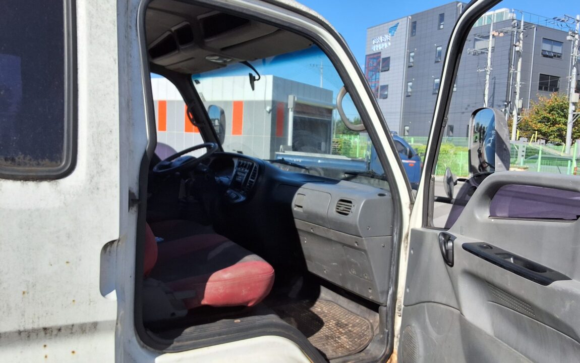 HYUNDAI e-MIGHTY 2.5 TON BUILT-IN BOX TRUCK SUPER CAB LONG WHEELBASE HIGH DECK 2011 - zdjęcie 12