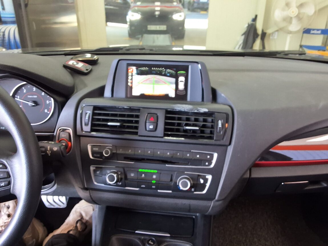 BMW 1 SERIES (2ND GEN) 5-DOOR 118d SPORTS 2015 - zdjęcie 24