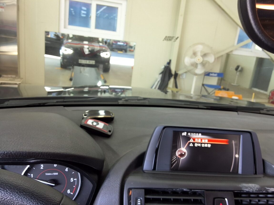BMW 1 SERIES (2ND GEN) 5-DOOR 118d SPORTS 2015 - zdjęcie 26