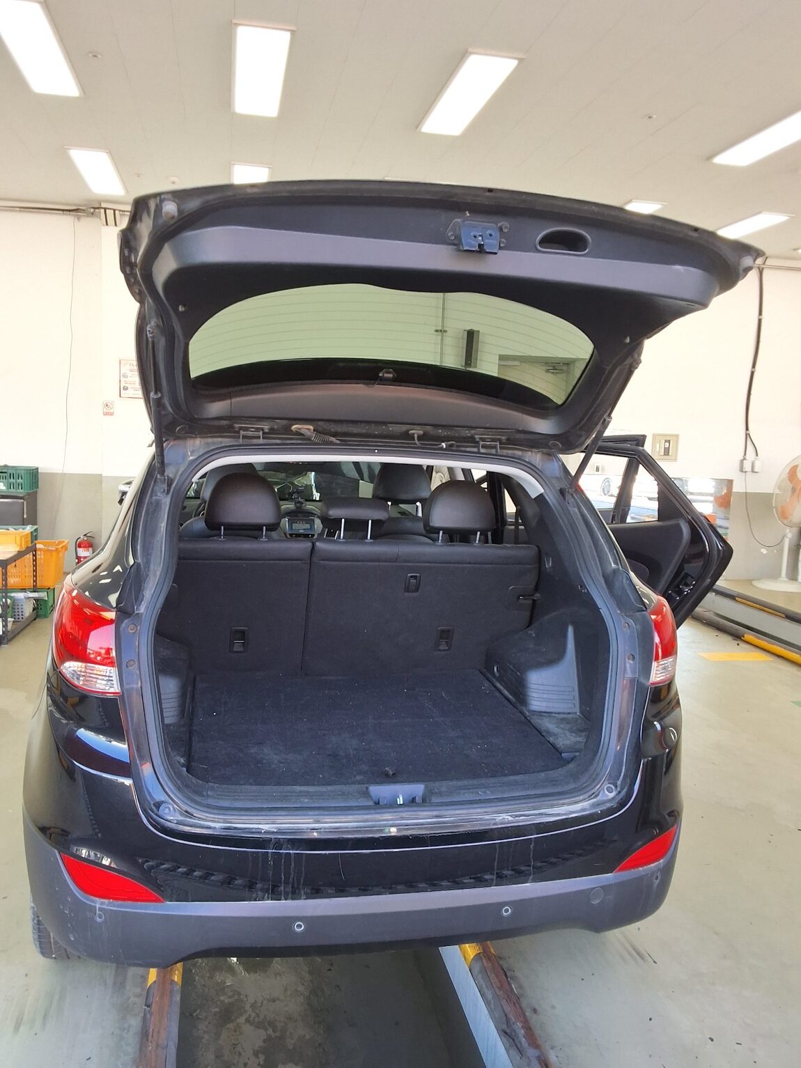 HYUNDAI TUCSON ix DIESEL R20 2WD LX20 PREMIER 2011 - zdjęcie 15