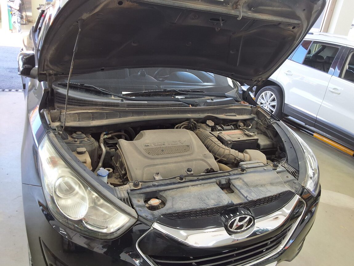 HYUNDAI TUCSON ix DIESEL R20 2WD LX20 PREMIER 2011 - zdjęcie 18