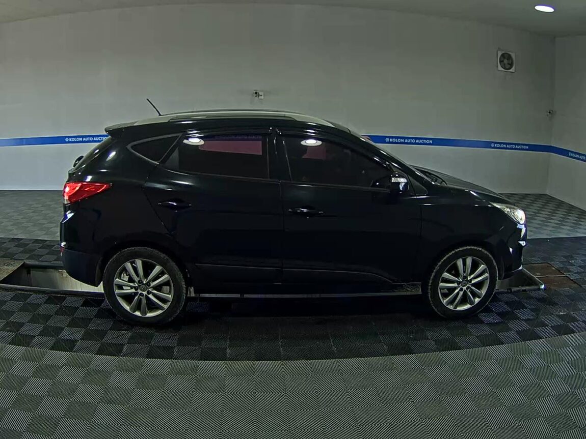 HYUNDAI TUCSON ix DIESEL R20 2WD LX20 PREMIER 2011 - zdjęcie 4