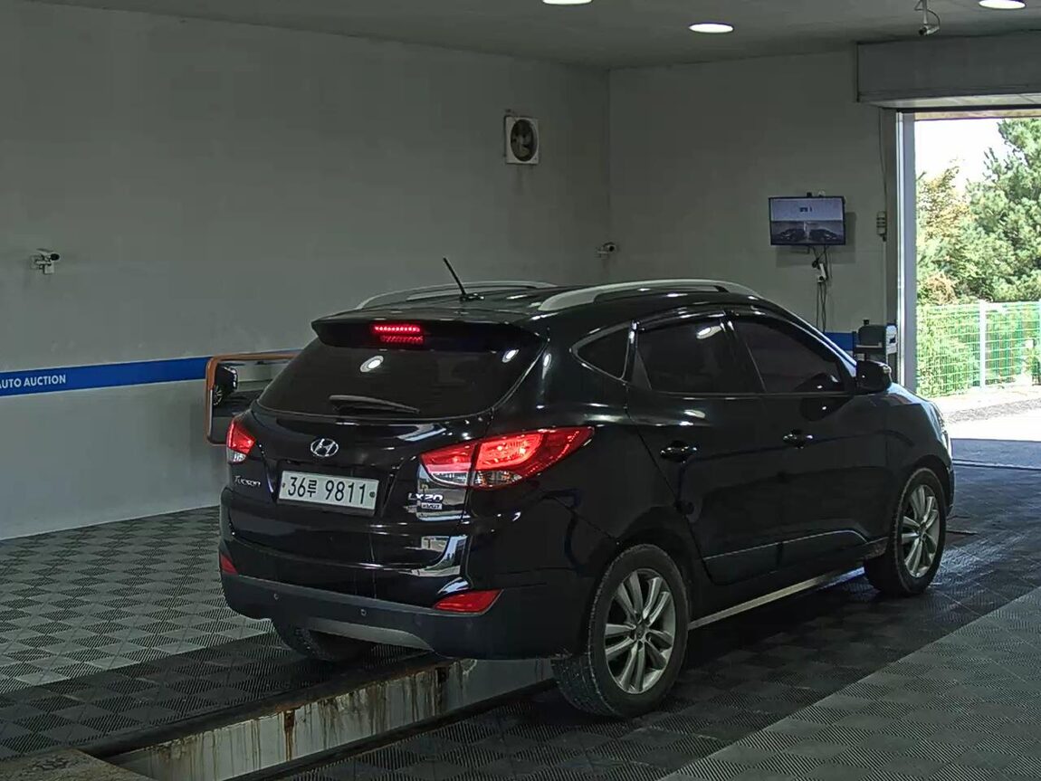HYUNDAI TUCSON ix DIESEL R20 2WD LX20 PREMIER 2011 - zdjęcie 5