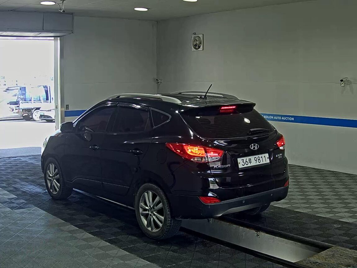 HYUNDAI TUCSON ix DIESEL R20 2WD LX20 PREMIER 2011 - zdjęcie 6
