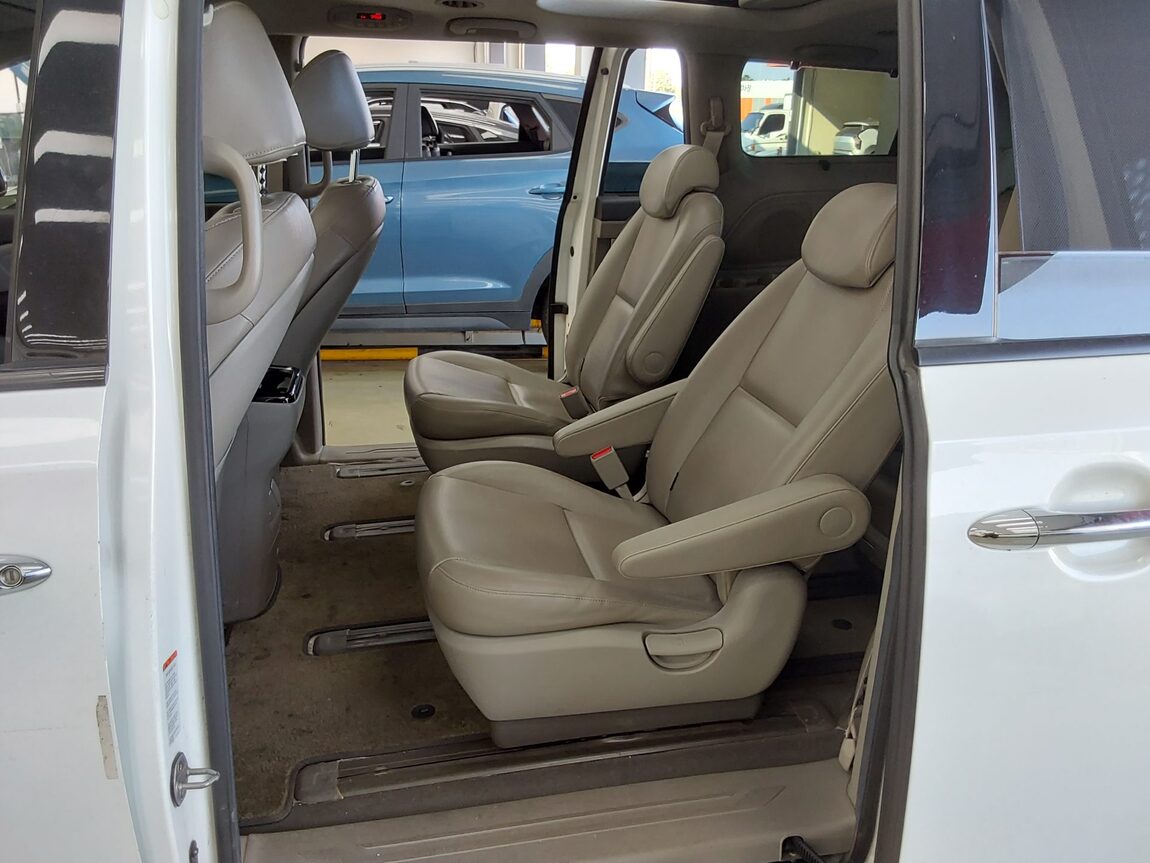 KIA ALL NEW CARNIVAL 9-SEATER DIESEL PRESTIGE 2017 - zdjęcie 12