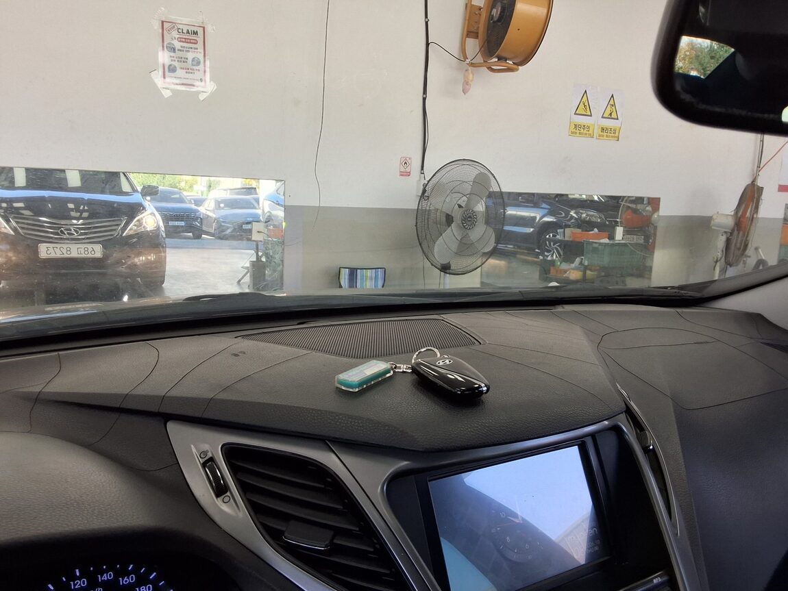 HYUNDAI GRANDEUR HG HG 240 LUXURY 2011 - zdjęcie 24