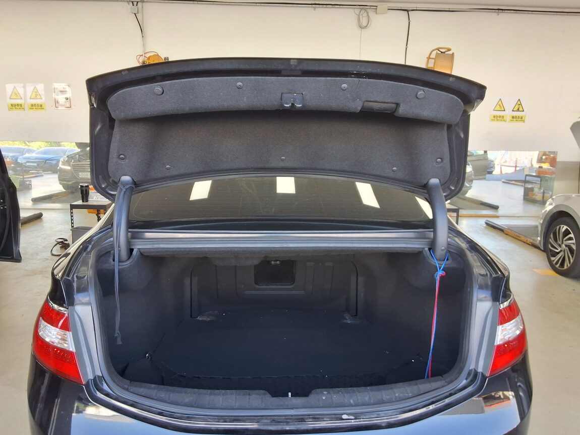 HYUNDAI GRANDEUR HG HG 240 LUXURY 2011 - zdjęcie 15