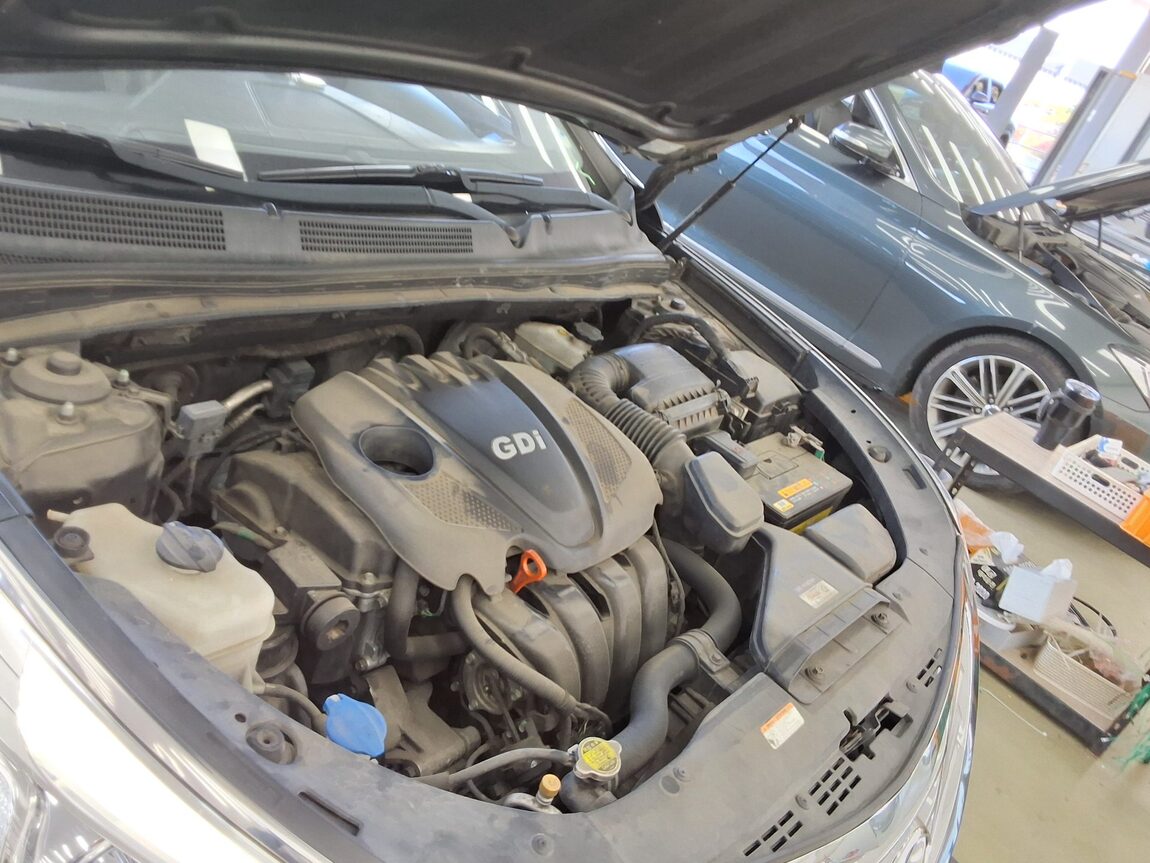 HYUNDAI GRANDEUR HG HG 240 LUXURY 2011 - zdjęcie 18