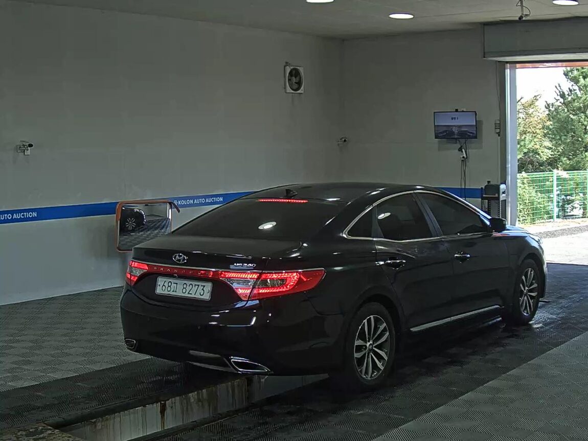 HYUNDAI GRANDEUR HG HG 240 LUXURY 2011 - zdjęcie 5