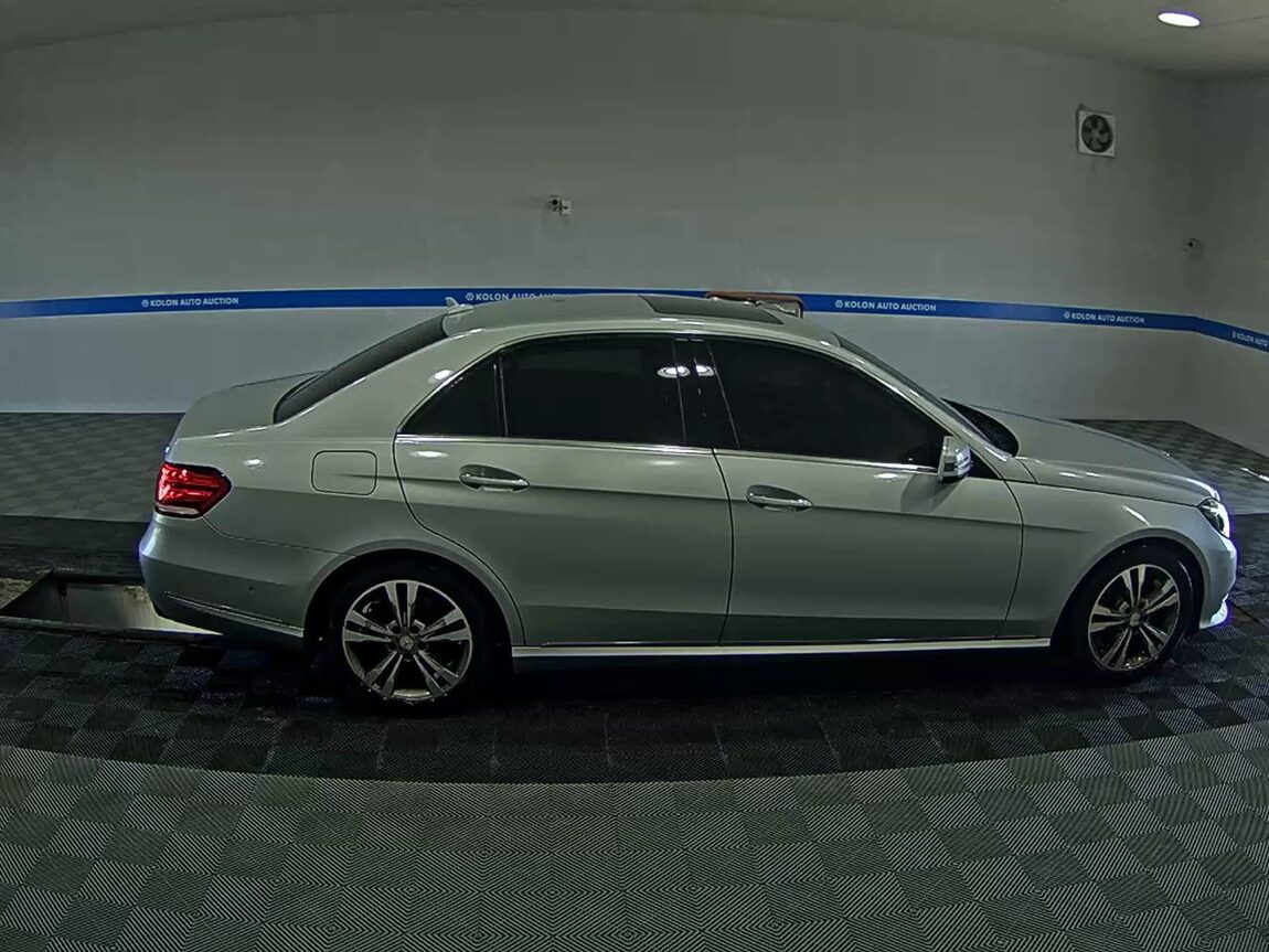 MERCEDES-BENZ E-CLASS (4TH GEN) E220 CDI AVANTGARDE 2014 - zdjęcie 4