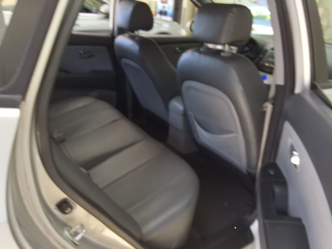 HYUNDAI AVANTE HD 1.6 VVT S16 LUXURY 2010 - zdjęcie 14