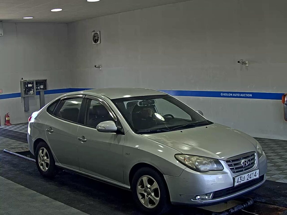 HYUNDAI AVANTE HD 1.6 VVT S16 LUXURY 2010 - zdjęcie 3