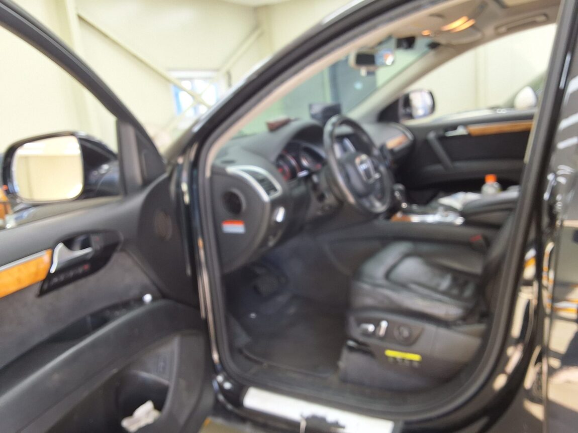 AUDI Q7 3.0 TDI QUATTRO 2010 - zdjęcie 11