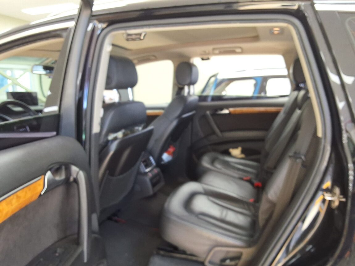 AUDI Q7 3.0 TDI QUATTRO 2010 - zdjęcie 13