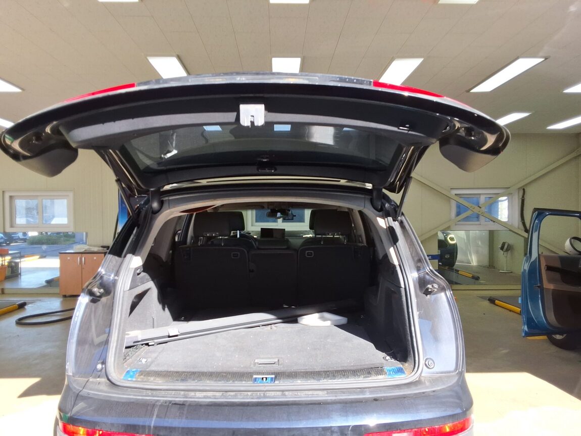 AUDI Q7 3.0 TDI QUATTRO 2010 - zdjęcie 16