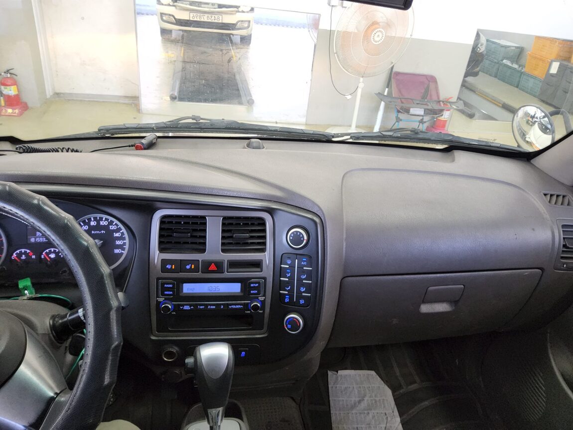 HYUNDAI PORTER II CRDi STANDARD CAB EXTRA LONG WHEELBASE STYLE 2019 - zdjęcie 11
