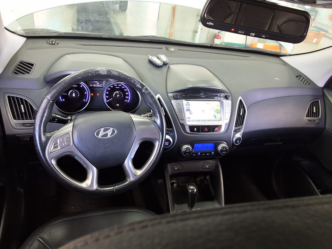 HYUNDAI TUCSON ix DIESEL R20 2WD LMX20 PREMIUM 2010 - zdjęcie 11
