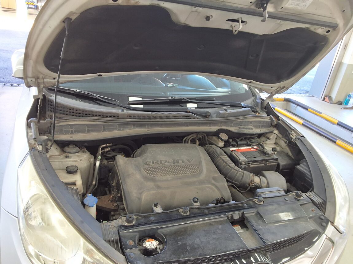 HYUNDAI TUCSON ix DIESEL R20 2WD LMX20 PREMIUM 2010 - zdjęcie 19
