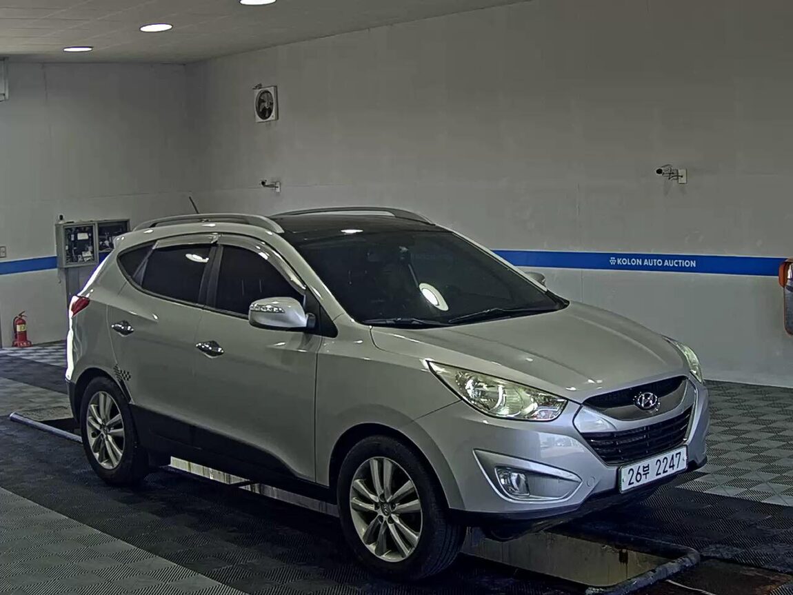 HYUNDAI TUCSON ix DIESEL R20 2WD LMX20 PREMIUM 2010 - zdjęcie 3