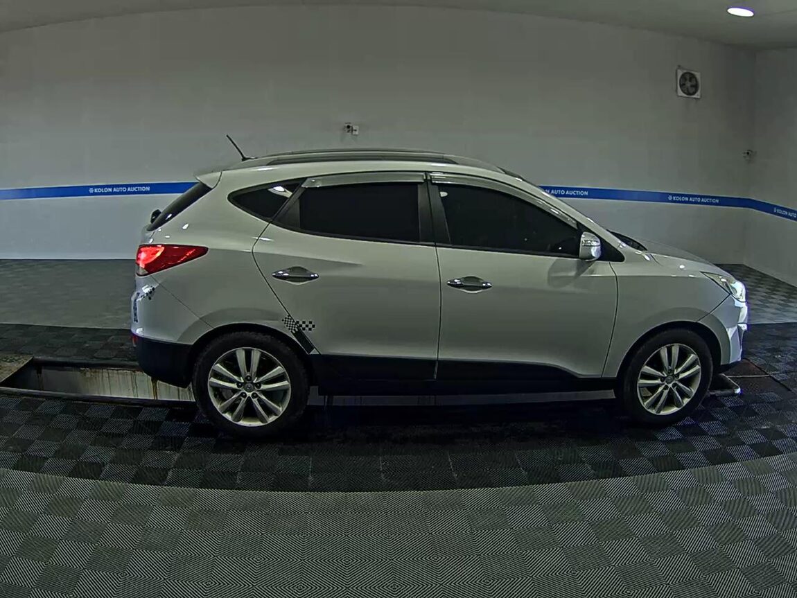 HYUNDAI TUCSON ix DIESEL R20 2WD LMX20 PREMIUM 2010 - zdjęcie 4