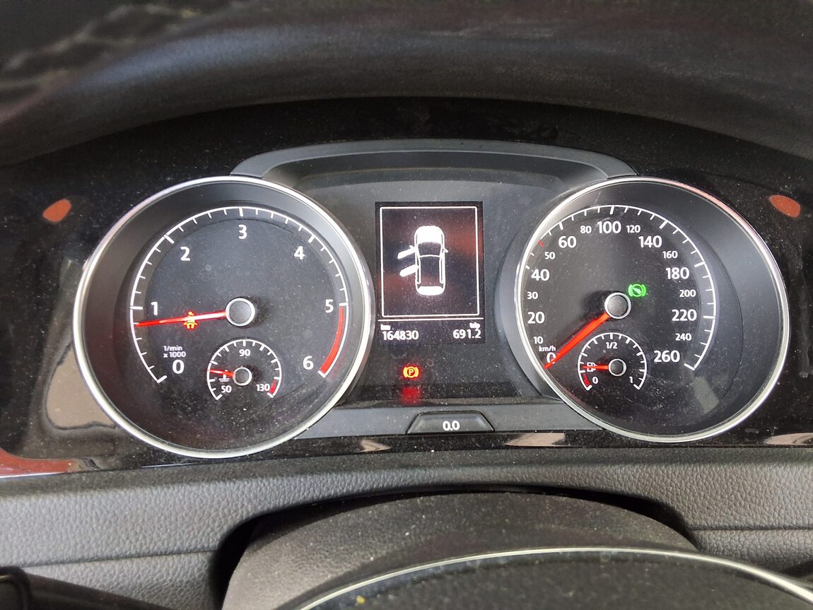 VOLKSWAGEN GOLF (7TH GEN) 2.0 TDI PREMIUM 2014 - zdjęcie 9