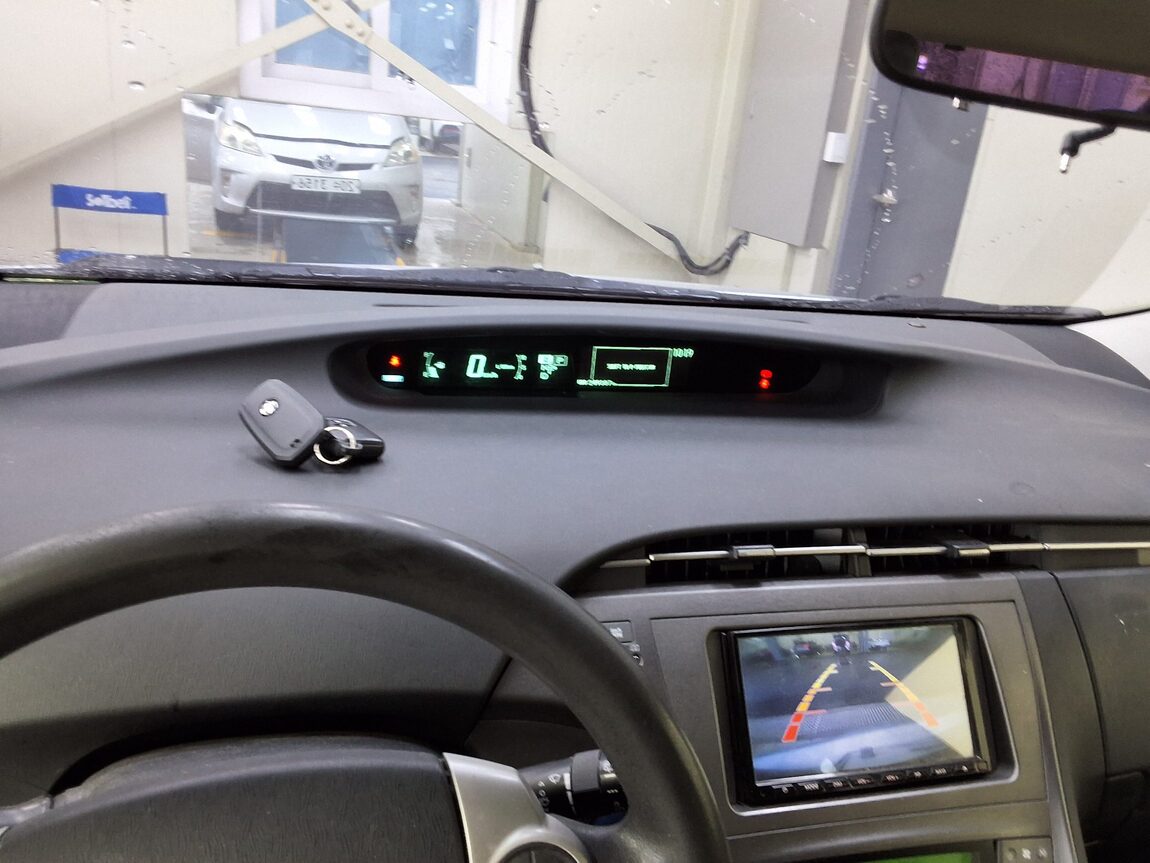 TOYOTA PRIUS (3RD GEN) 1.8 2012 - zdjęcie 25