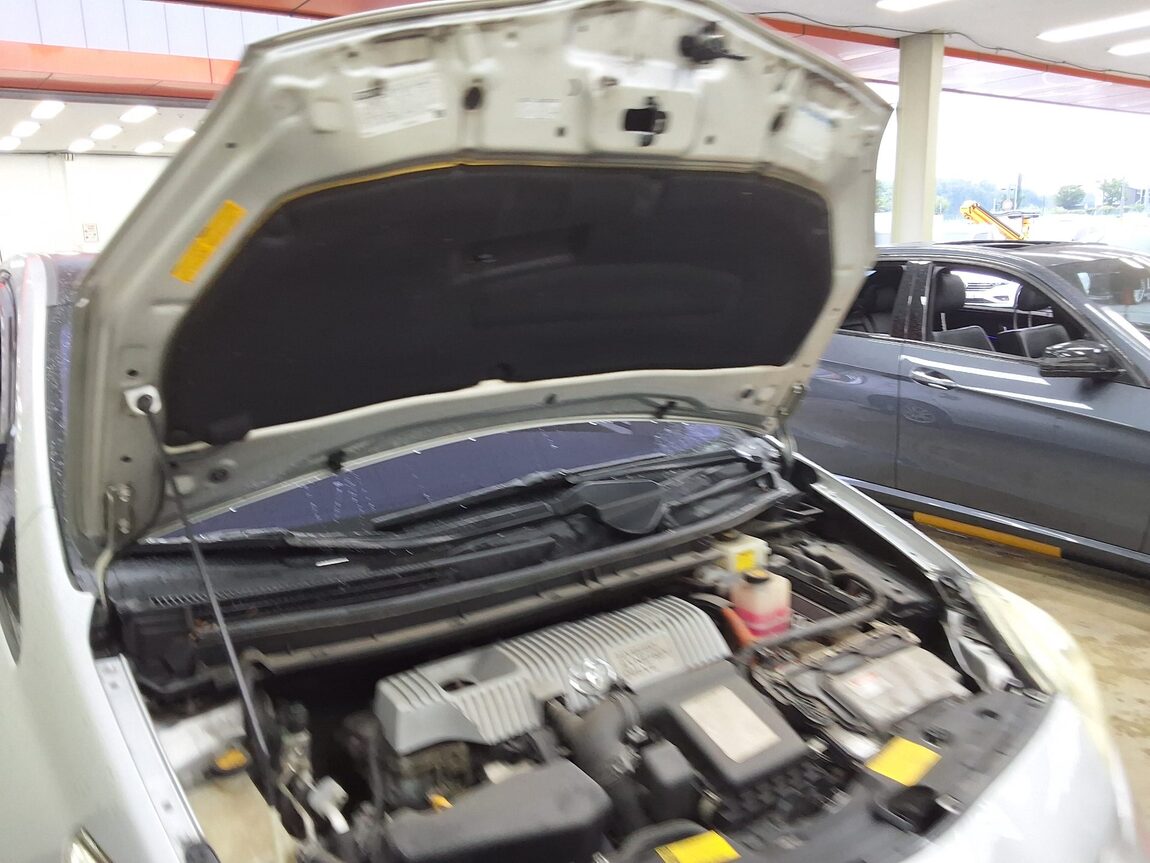 TOYOTA PRIUS (3RD GEN) 1.8 2012 - zdjęcie 18