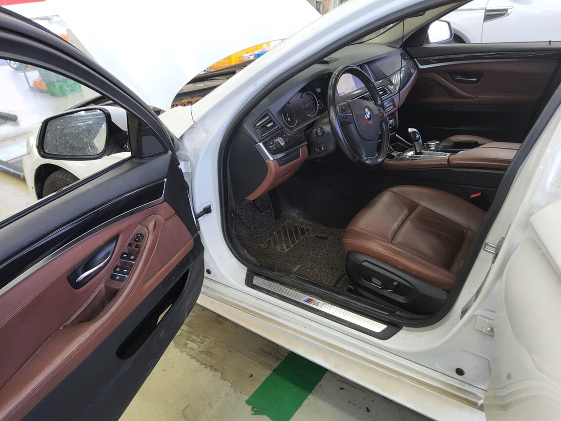 BMW 5 SERIES (6TH GEN) 520d M AERODYNAMIC 2016 - zdjęcie 10