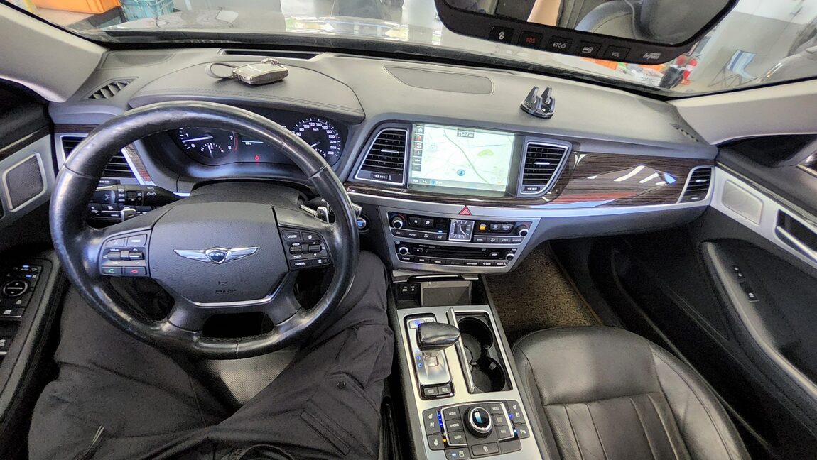 GENESIS G80 3.3 GDi AWD PREMIUM LUXURY 2018 - zdjęcie 11
