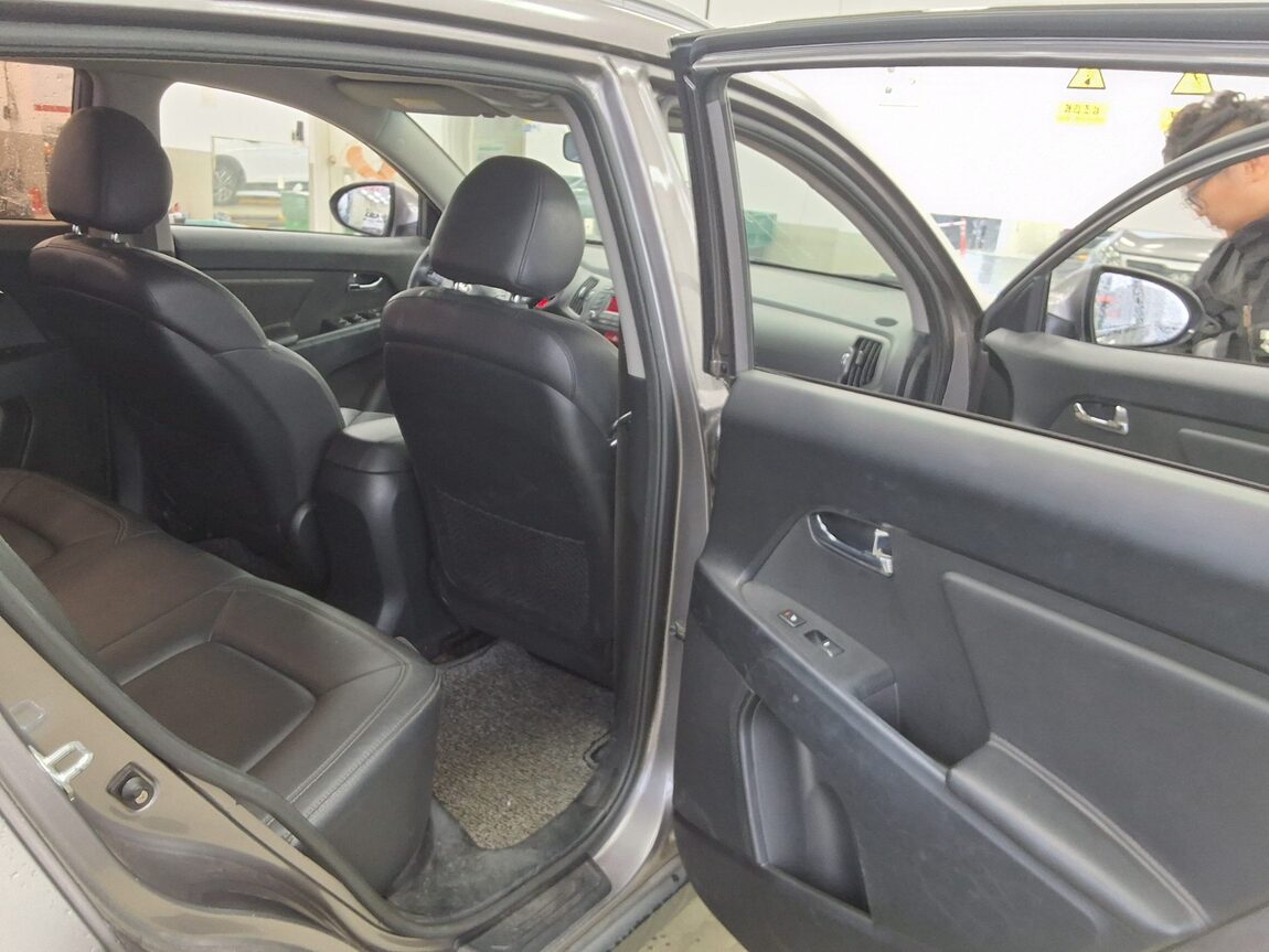 KIA SPORTAGE R DIESEL R2.0 2WD TLX LUXURY MODEL 2011 - zdjęcie 13