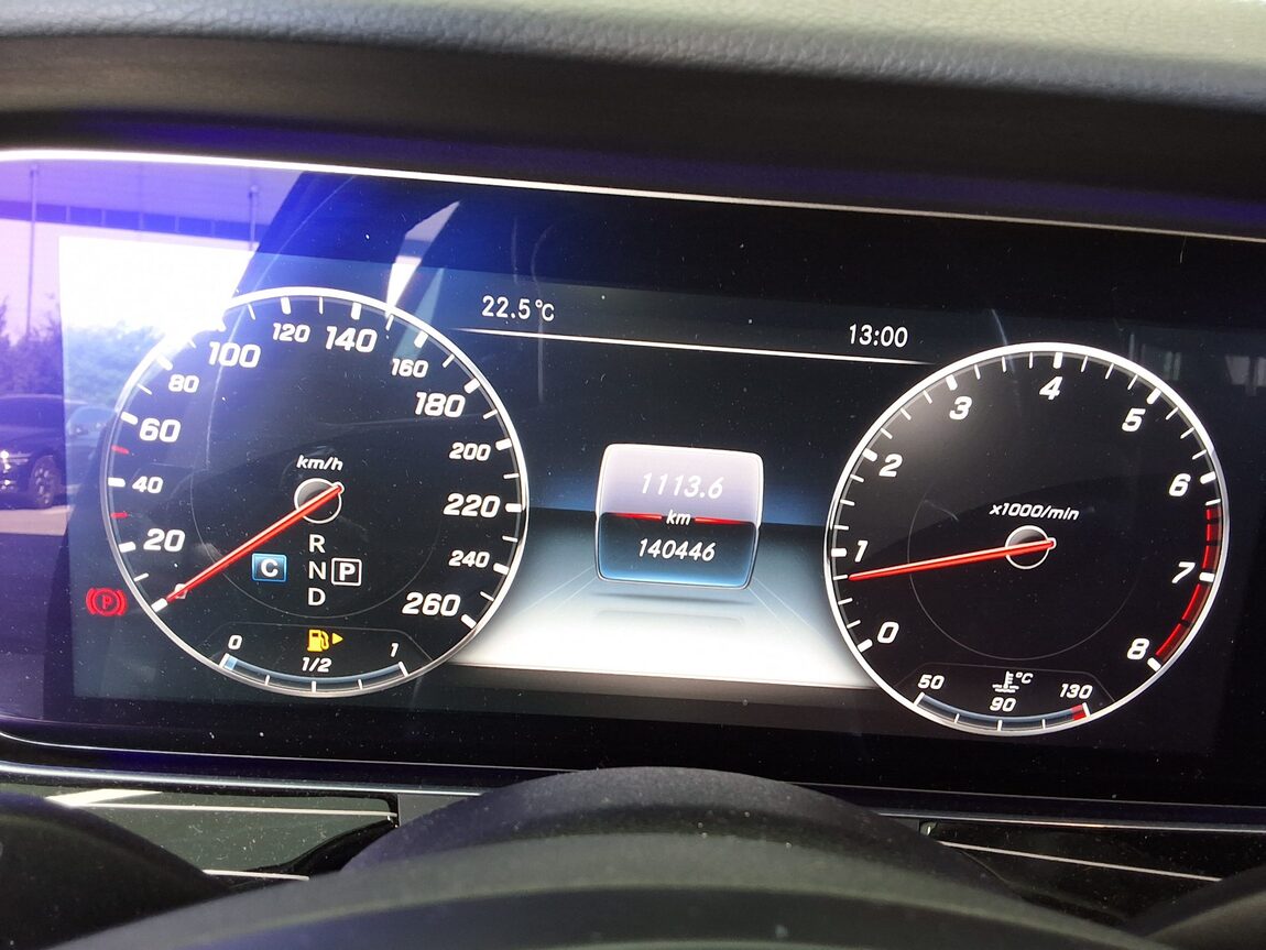 MERCEDES-BENZ E-CLASS (5TH GEN) E400 4MATIC EXCLUSIVE 2017 - zdjęcie 9