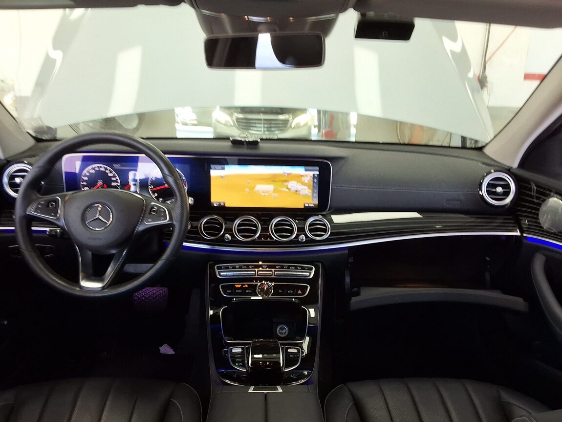MERCEDES-BENZ E-CLASS (5TH GEN) E400 4MATIC EXCLUSIVE 2017 - zdjęcie 11