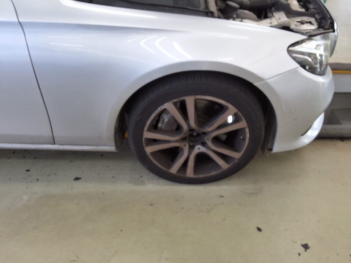 MERCEDES-BENZ E-CLASS (5TH GEN) E400 4MATIC EXCLUSIVE 2017 - zdjęcie 24