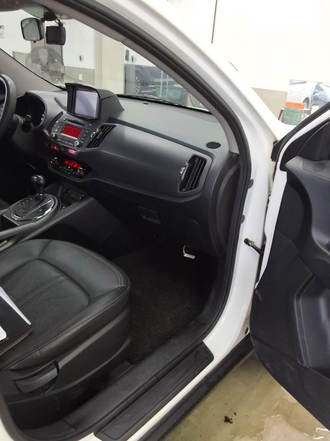 KIA SPORTAGE R DIESEL R2.0 4WD TLX LUXURY MODEL 2011 - zdjęcie 14