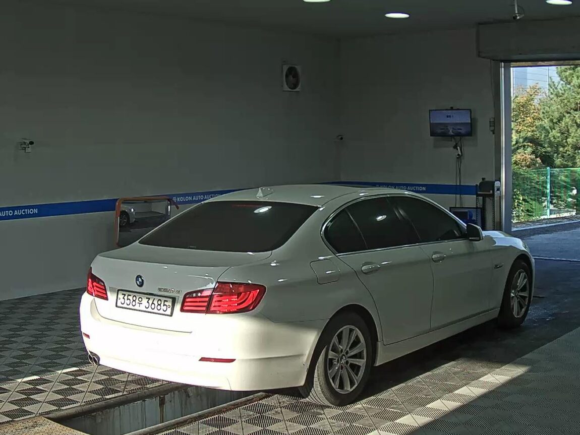 BMW 5 SERIES (6TH GEN) 520d 2013 - zdjęcie 5