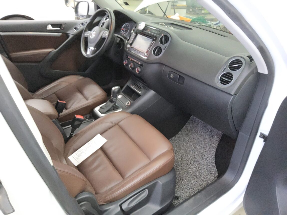VOLKSWAGEN TIGUAN 2.0 TDI BLUEMOTION 2016 - zdjęcie 14