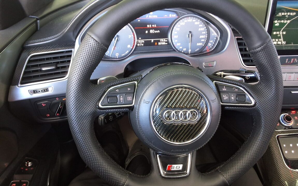 AUDI S8 (3RD GEN) 4.0 TFSI QUATTRO 2015 - zdjęcie 17