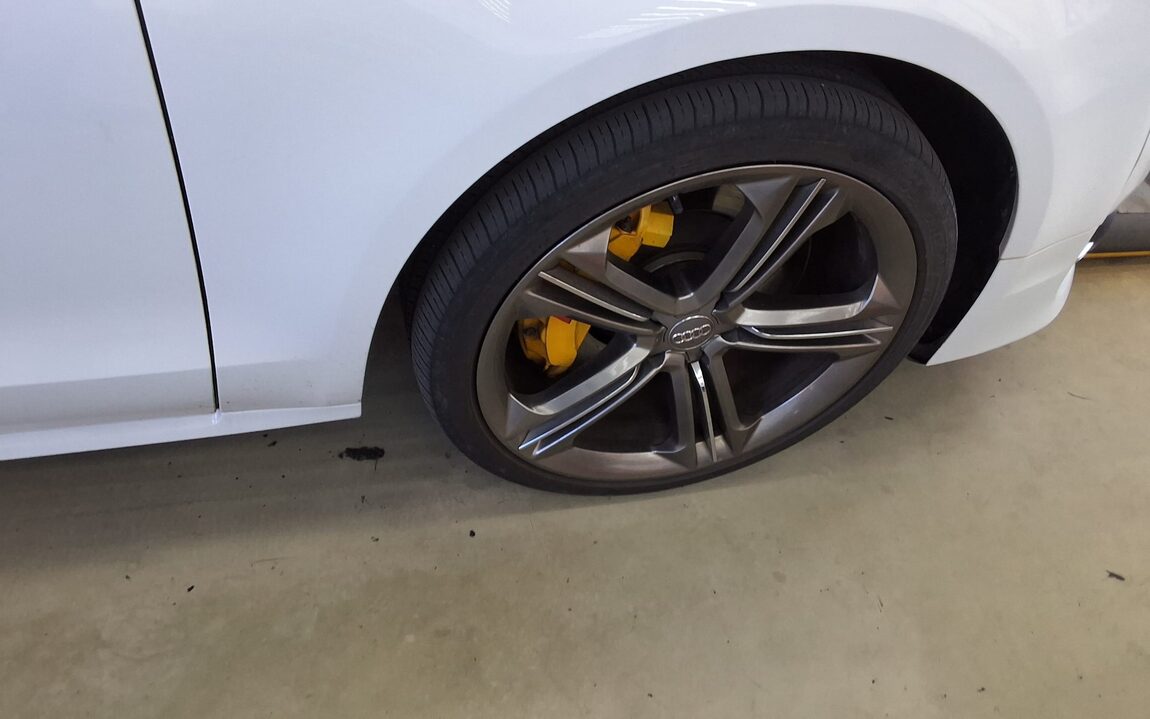 AUDI S8 (3RD GEN) 4.0 TFSI QUATTRO 2015 - zdjęcie 28