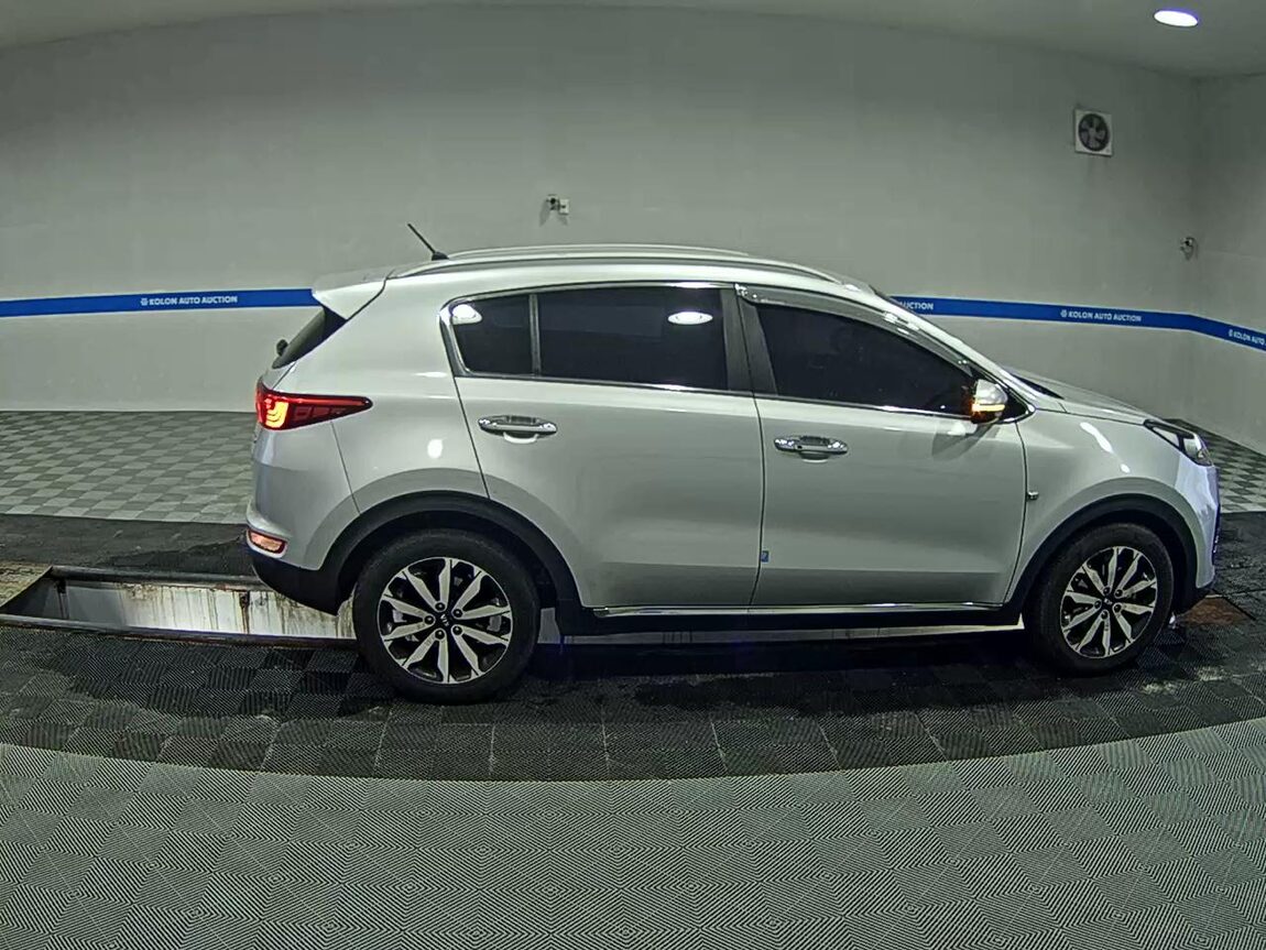 KIA NEW SPORTAGE 1.7 2WD NOBLESSE 2016 - zdjęcie 4