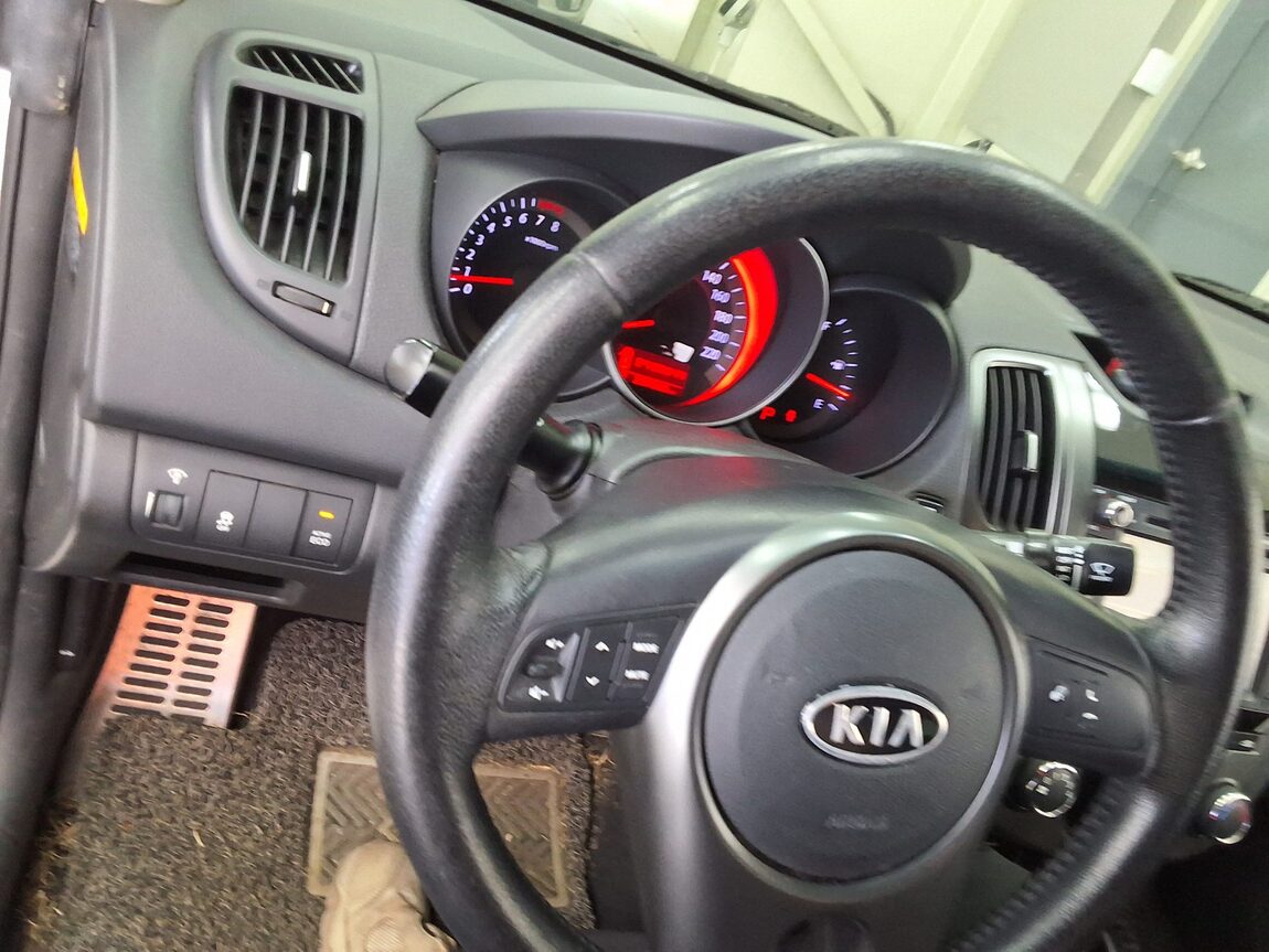 KIA FORTE KOUP 1.6 GDI PRESTIGE 2012 - zdjęcie 19