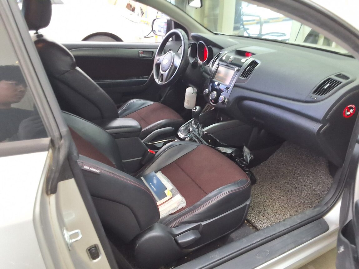 KIA FORTE KOUP 1.6 GDI PRESTIGE 2012 - zdjęcie 12