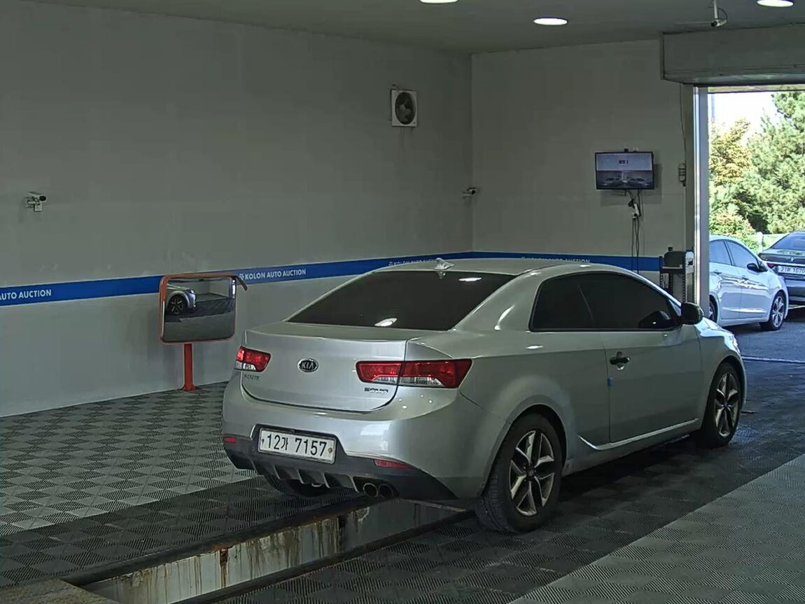 KIA FORTE KOUP 1.6 GDI PRESTIGE 2012 - zdjęcie 5