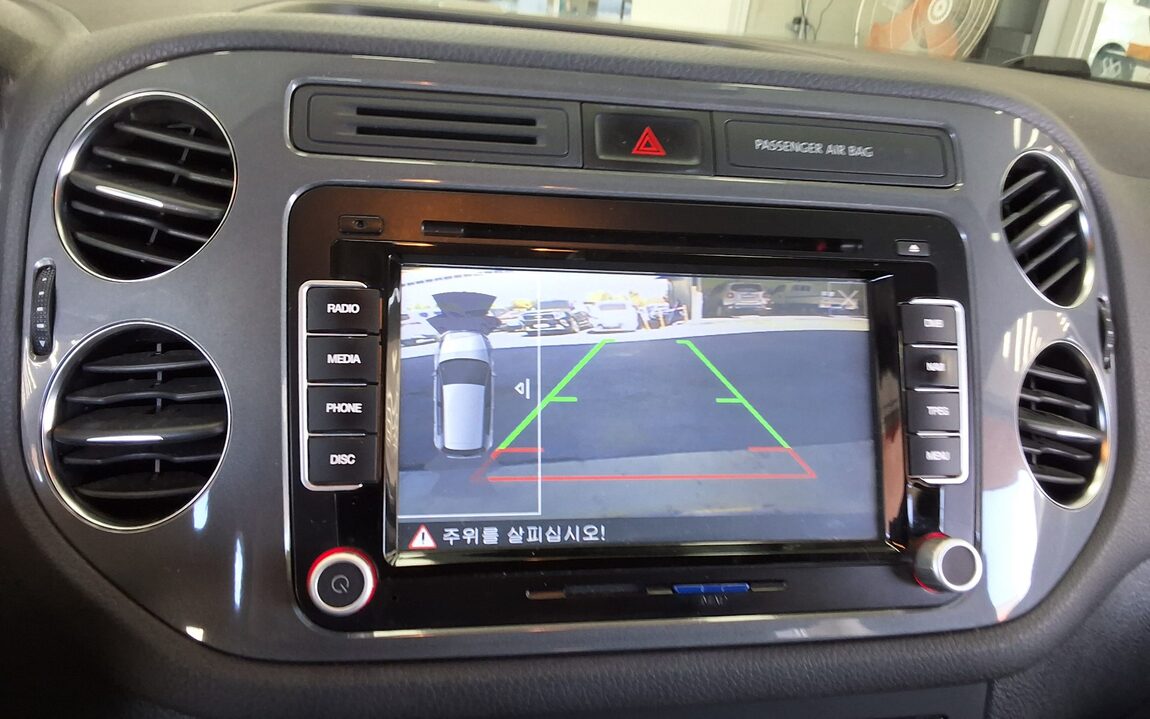 VOLKSWAGEN TIGUAN 2.0 TDI BLUEMOTION 2016 - zdjęcie 19